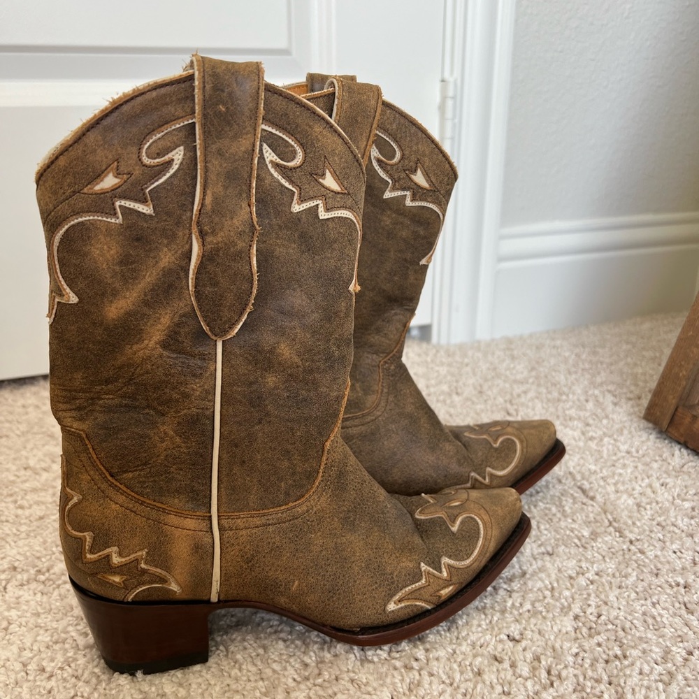 The most amazing cowboy boots by Old Gringo. Worn twice. - Picture 1 of 3